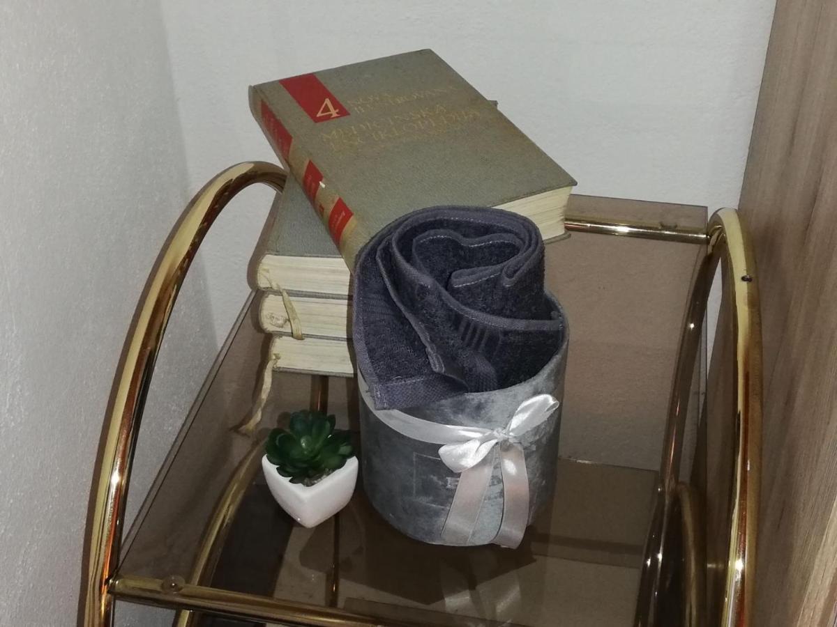 Holiday Home Tin オグリン エクステリア 写真